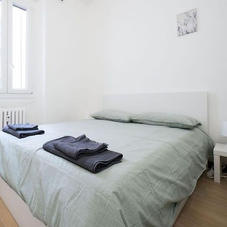 Apartment 4 Stops From The City Center Milano Dış mekan fotoğraf