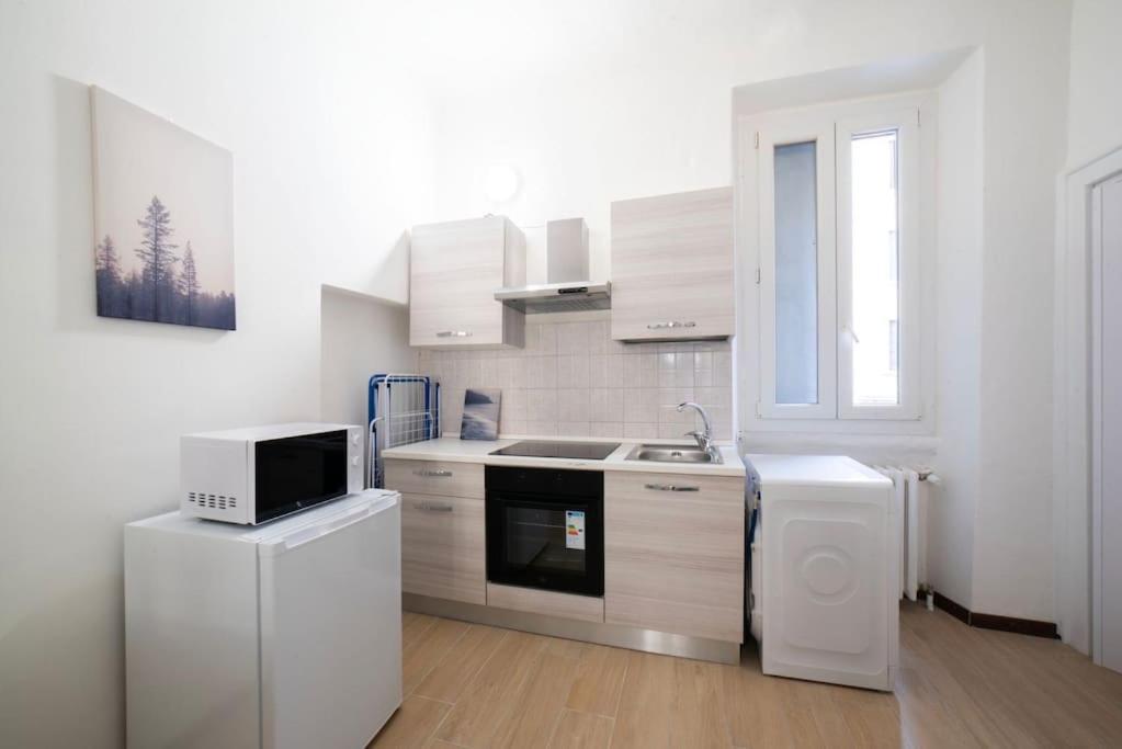 Apartment 4 Stops From The City Center Milano Dış mekan fotoğraf