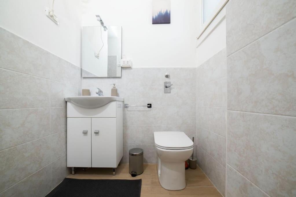 Apartment 4 Stops From The City Center Milano Dış mekan fotoğraf