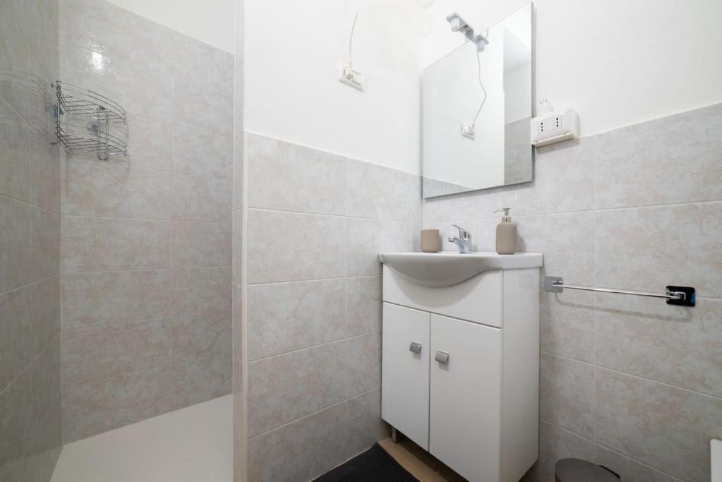 Apartment 4 Stops From The City Center Milano Dış mekan fotoğraf