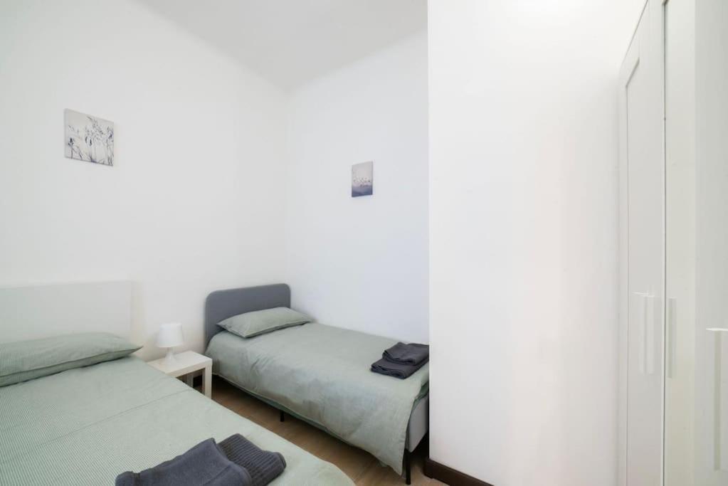 Apartment 4 Stops From The City Center Milano Dış mekan fotoğraf