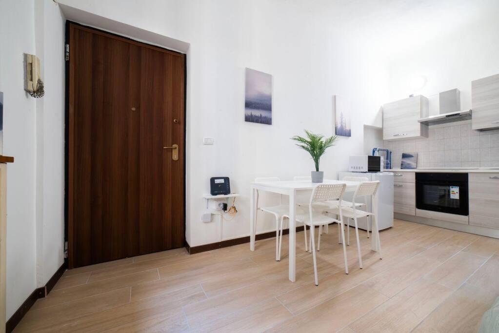 Apartment 4 Stops From The City Center Milano Dış mekan fotoğraf