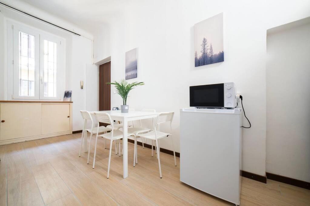Apartment 4 Stops From The City Center Milano Dış mekan fotoğraf